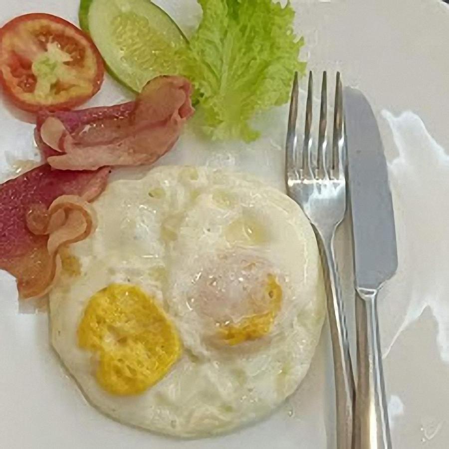 โรงแรมฮองวีนา โฮจิมินห์ซิตี้ ภายนอก รูปภาพ